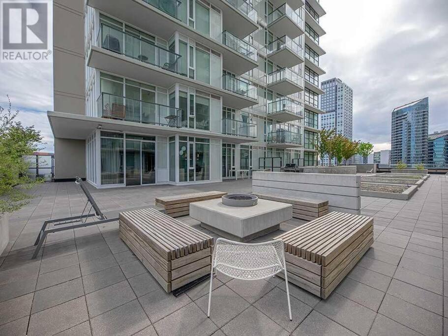 Modern Suite Calgary Downtown 5 Min Walk Stampede Екстер'єр фото