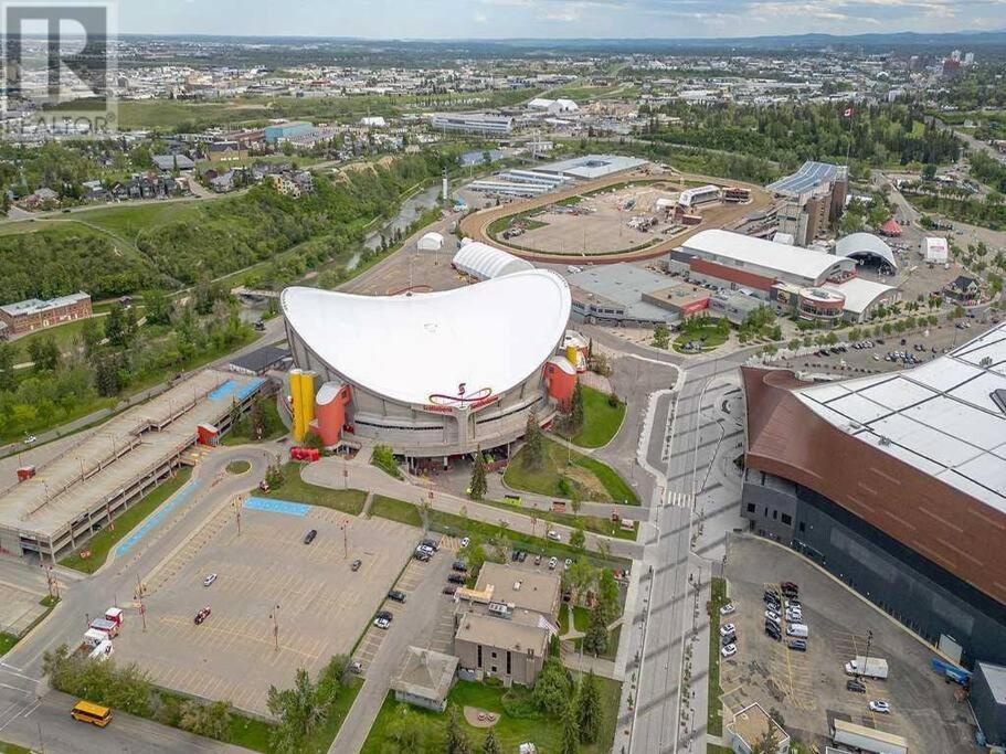 Modern Suite Calgary Downtown 5 Min Walk Stampede Екстер'єр фото