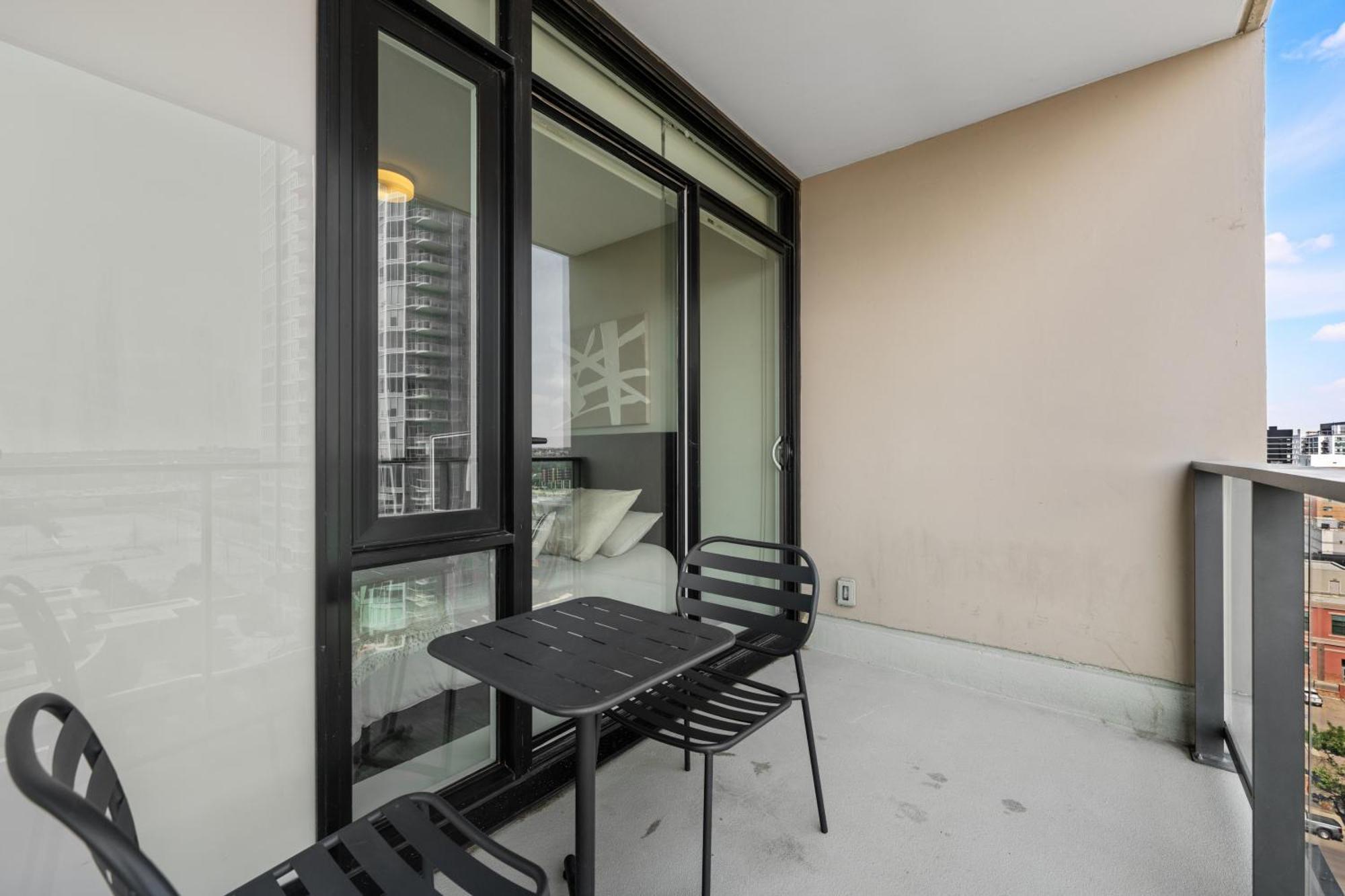 Modern Suite Calgary Downtown 5 Min Walk Stampede Екстер'єр фото