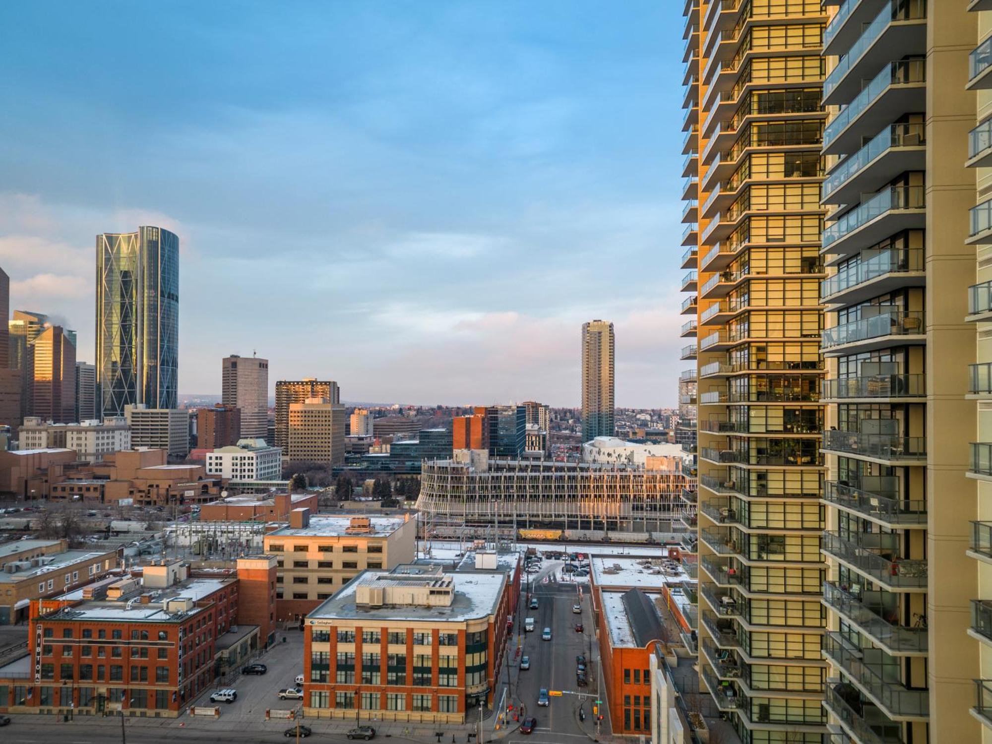 Modern Suite Calgary Downtown 5 Min Walk Stampede Екстер'єр фото