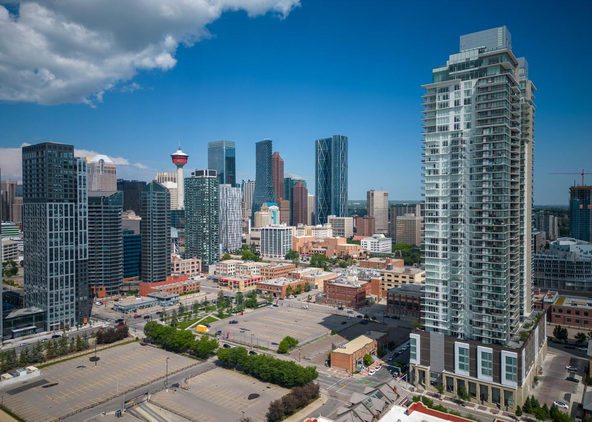 Modern Suite Calgary Downtown 5 Min Walk Stampede Екстер'єр фото