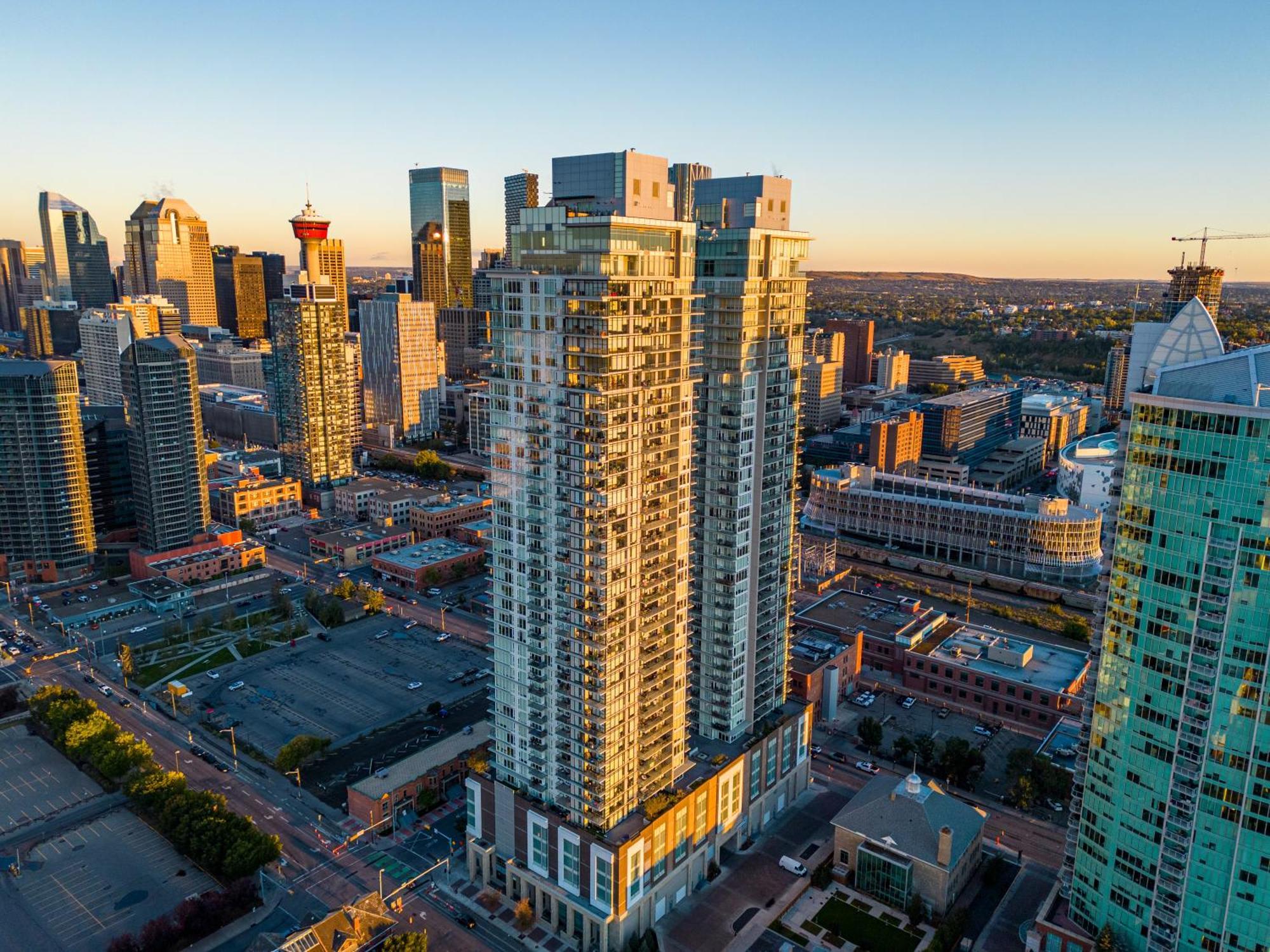 Modern Suite Calgary Downtown 5 Min Walk Stampede Екстер'єр фото