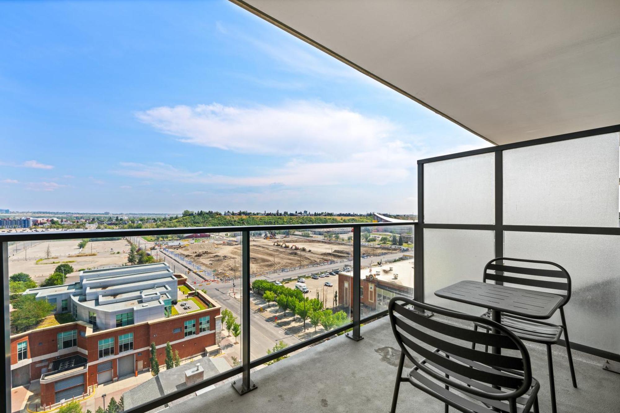 Modern Suite Calgary Downtown 5 Min Walk Stampede Екстер'єр фото